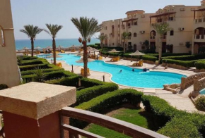 شقة مميزة في قرية لاسيرينا عالبحر